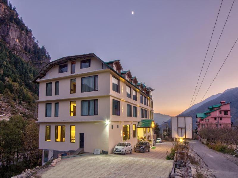 The Katoch Grand Resort Manāli Esterno foto