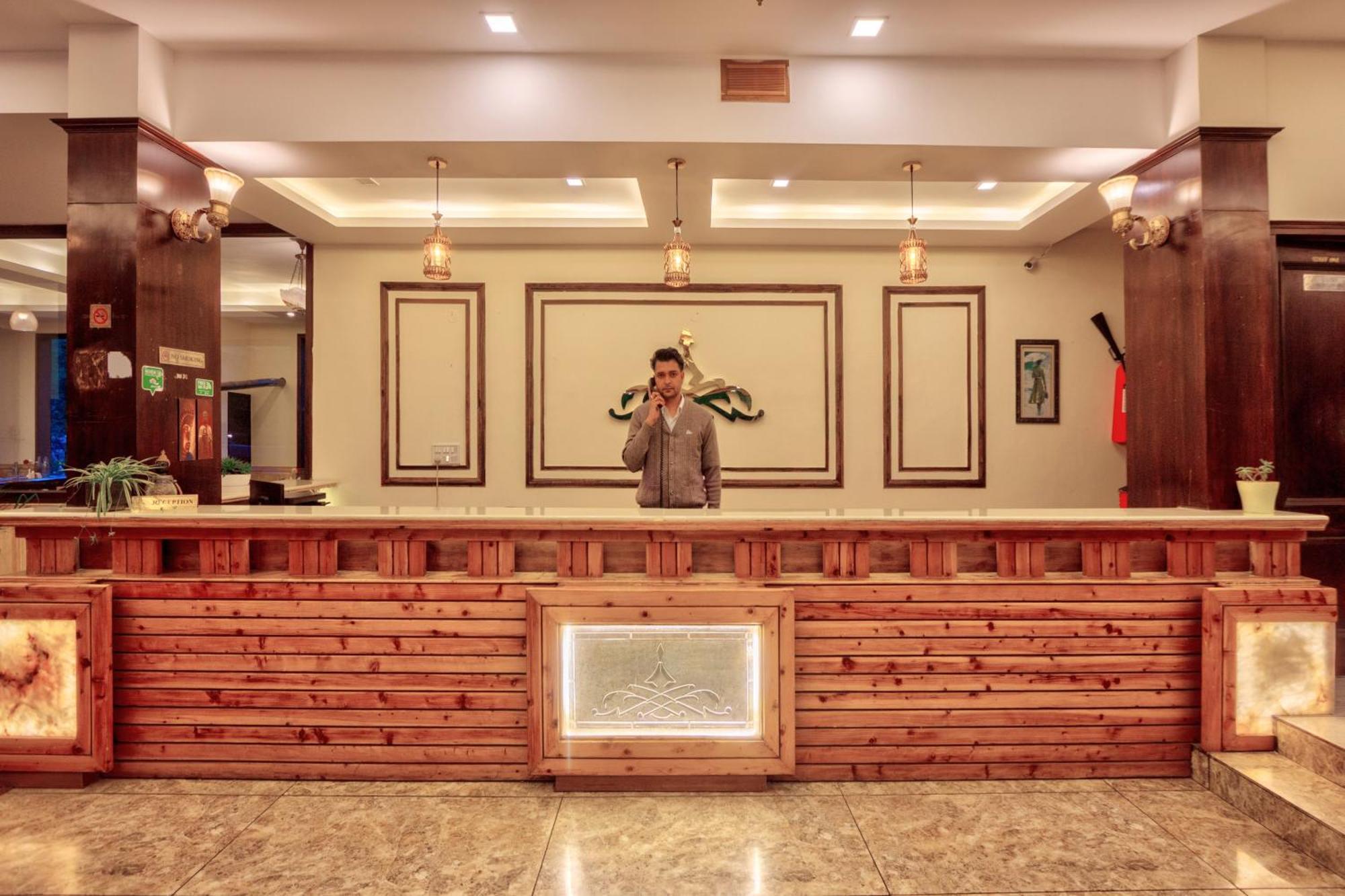 The Katoch Grand Resort Manāli Esterno foto