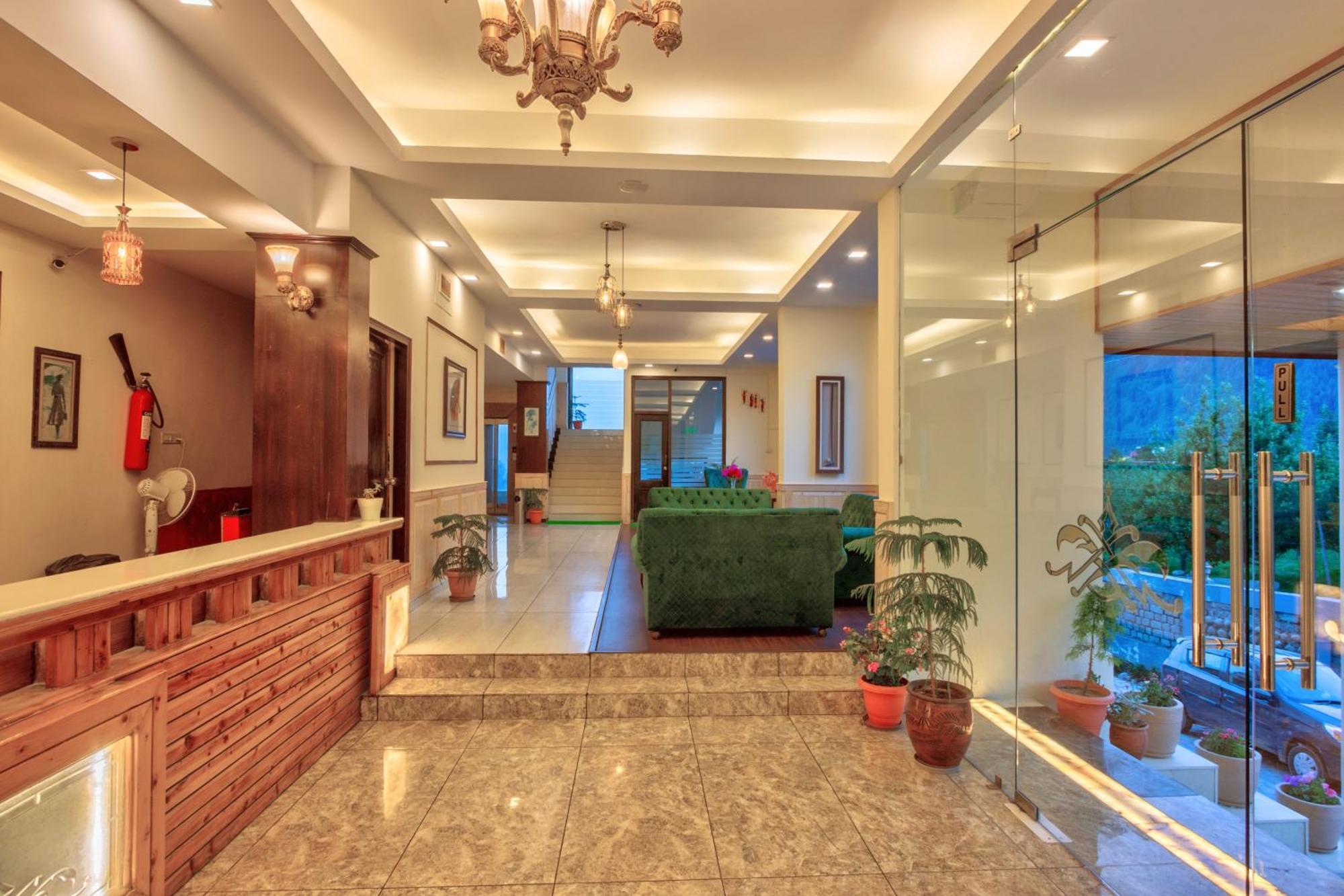 The Katoch Grand Resort Manāli Esterno foto