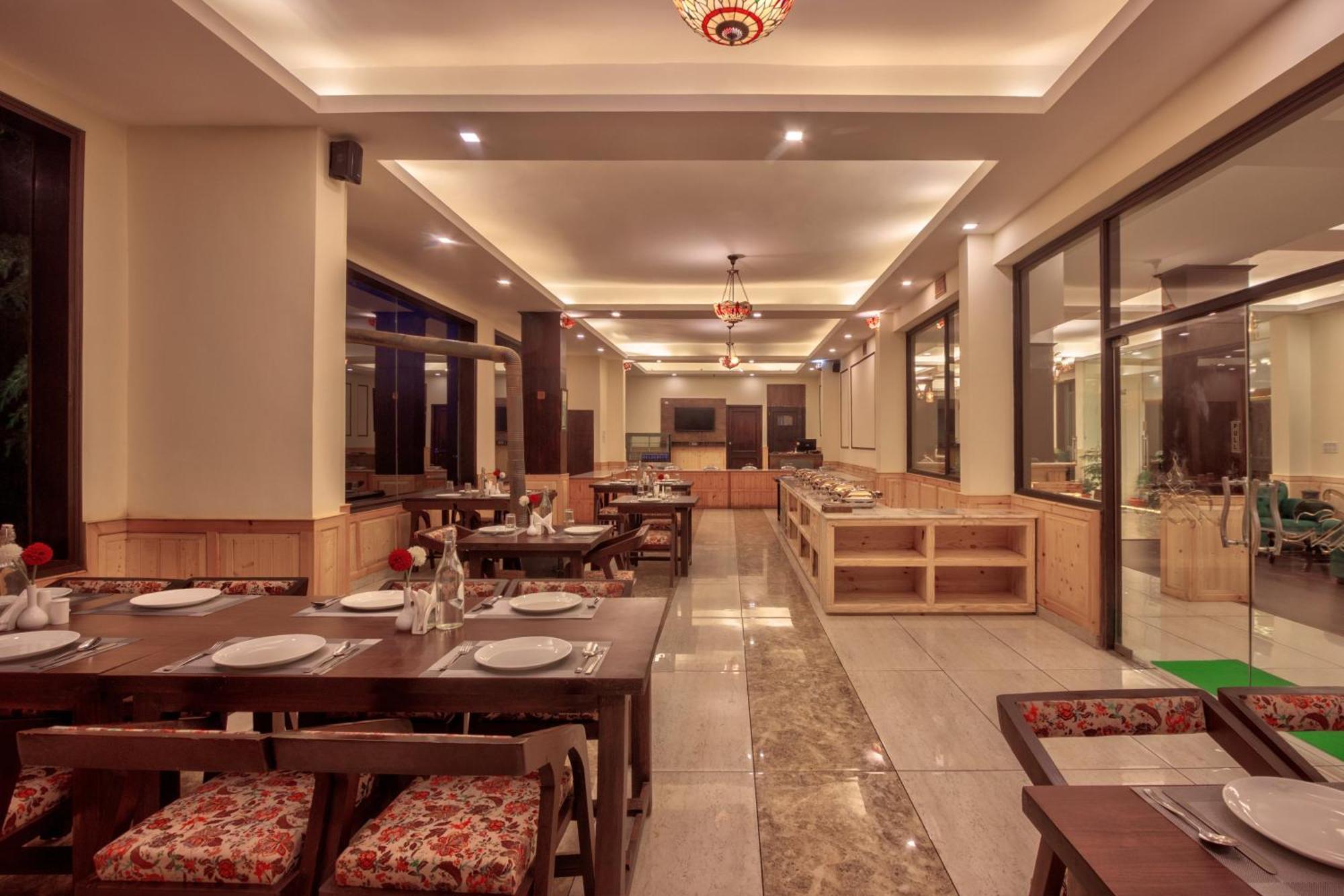 The Katoch Grand Resort Manāli Esterno foto