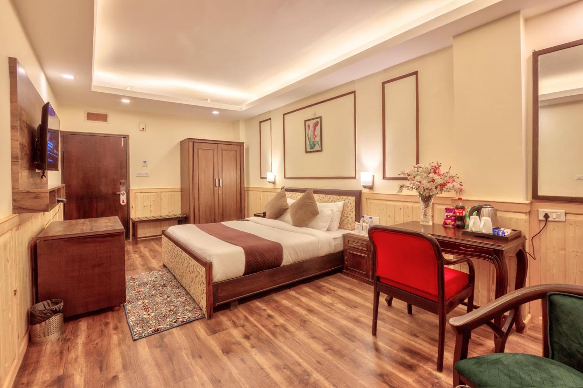 The Katoch Grand Resort Manāli Esterno foto