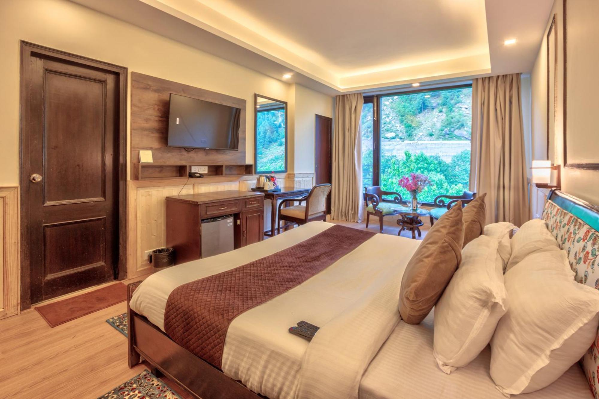 The Katoch Grand Resort Manāli Esterno foto