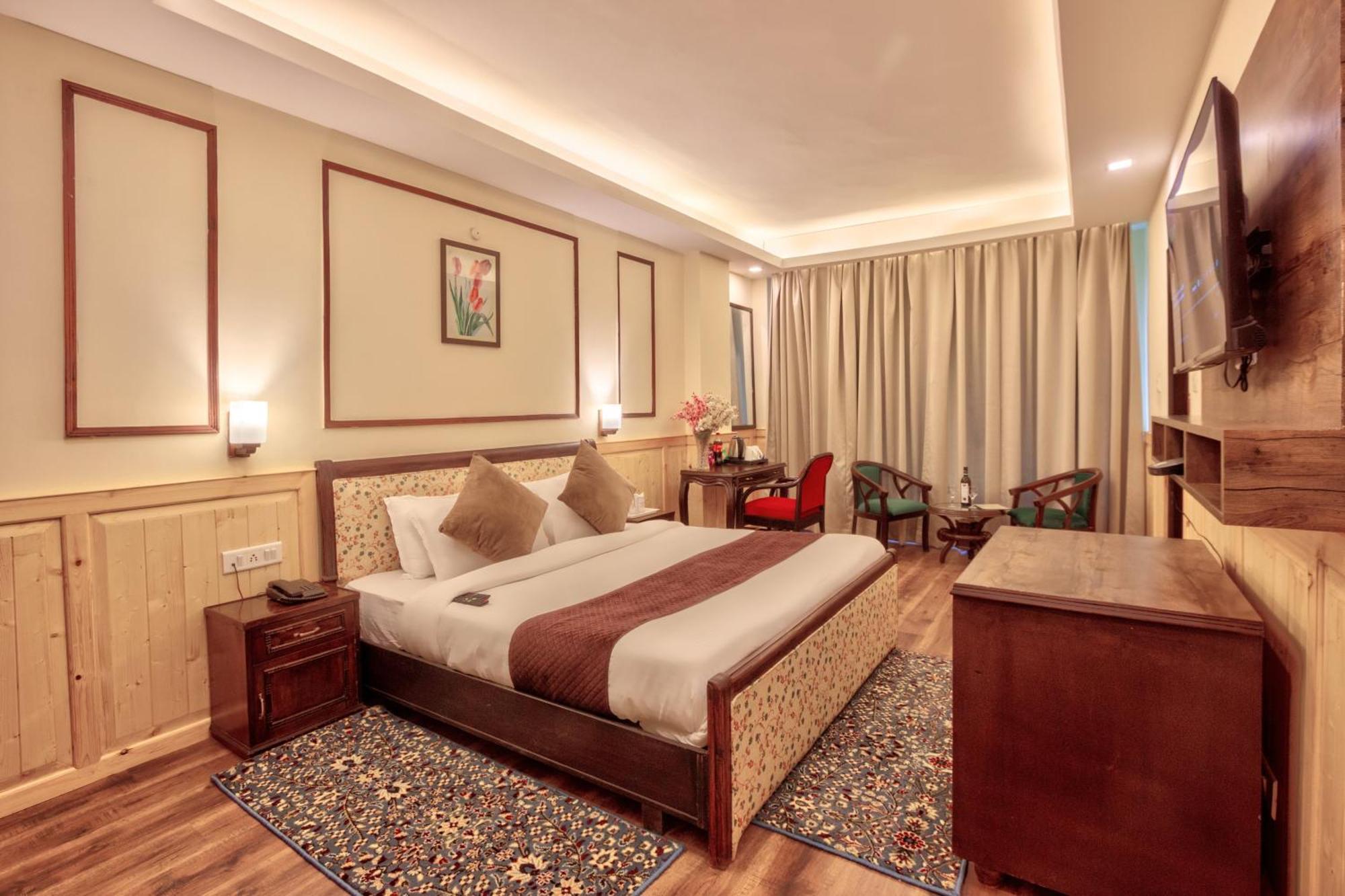 The Katoch Grand Resort Manāli Esterno foto